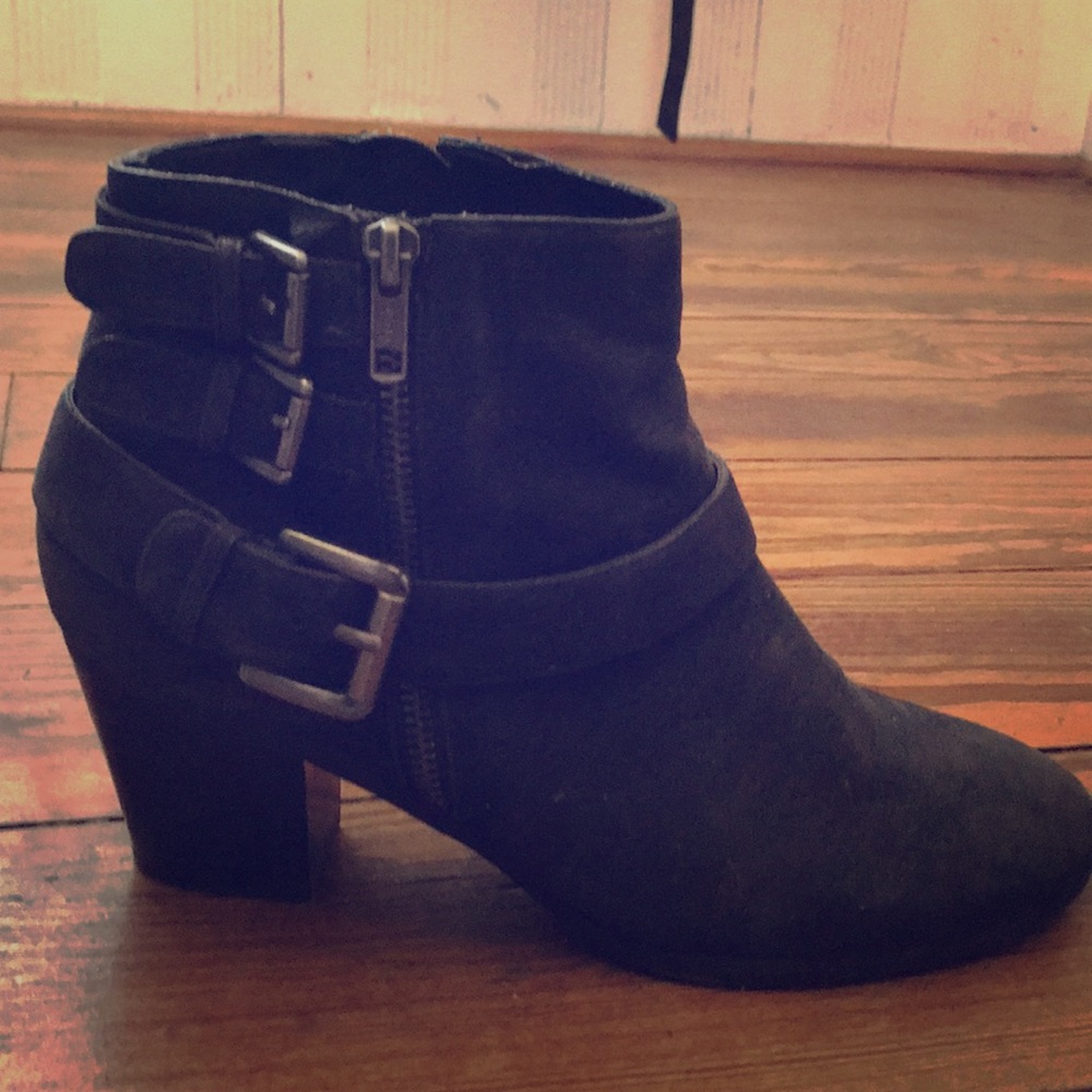Cute heeled boots— super comfy!